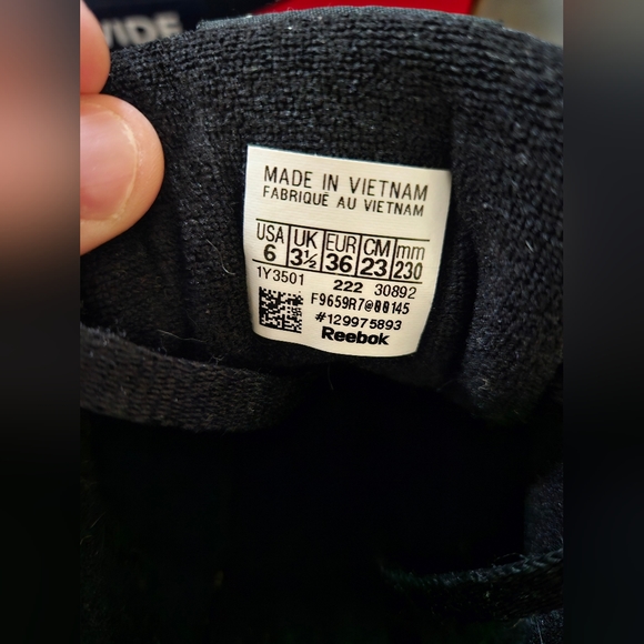 Brand NEW Princess Reebok - Picture 6 of 6